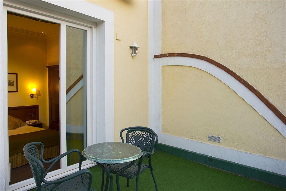Hotel Carlos V Madrid Exterior photo